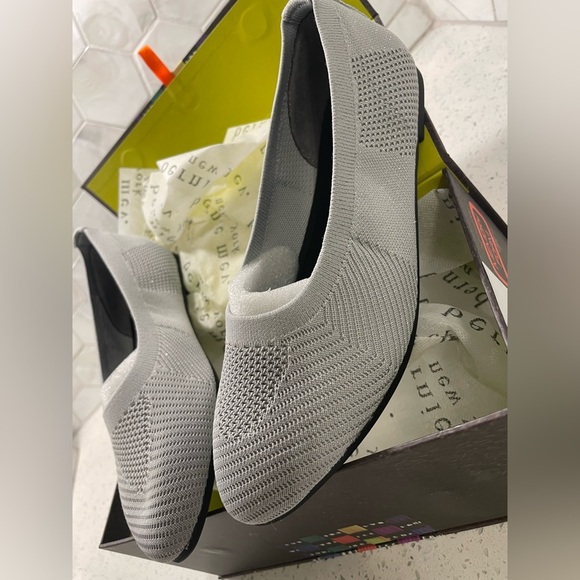 Bernie Mev Womans NIKKI Comfort SlipOns Sz 7.5 Knit Ballet Flats Light Gray NEW - Picture 5 of 12